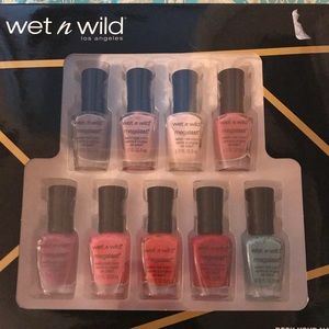 Wet N Wild nail polish set